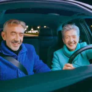Fui echado de casa por mi nieta porque me casé a los 80 años. No pude soportar la falta de respeto y la discipliné.