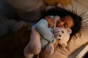 Mi esposo y yo les dimos una probadita de nuestra propia medicina a mi yerno y su esposa después de que nos engañaron para que cuidáramos a los niños.