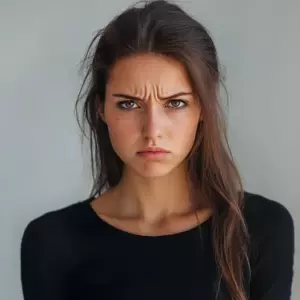 Me enteré de que estaba "comprometida" por una publicación de la madre de mi novio, así que decidí seguirle el juego. Historia del día