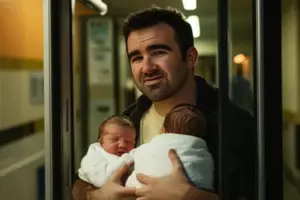 Fui a buscar a mi esposa y a mis gemelos recién nacidos al hospital. Encontré solo a los bebés y una nota