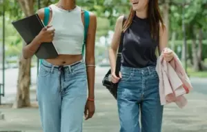 Mi cuñada expuso accidentalmente que mi marido me engañaba en nuestro aniversario de bodas y no lo dejé salirse con la suya
