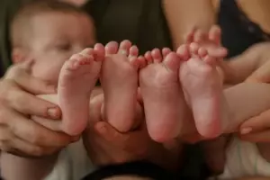 Mi esposo me abandonó mientras estaba embarazada de gemelos, así que no esperé el karma y me vengué — Historia del día