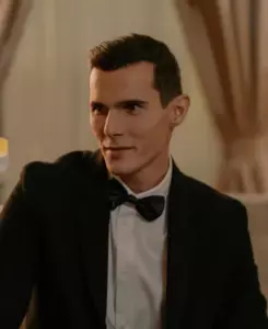 La mañana de mi boda, mi prometido me regaló un collar lujoso. Cuando descubrí por qué, cancelé todo.