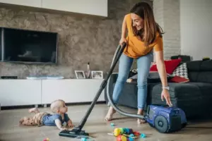 Una madre soltera se descorazonó al encontrar un mono en la cuna en lugar de su bebé — Historia del día