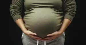Mi esposo me dejó por otra mujer después de burlarse de mi apariencia durante el embarazo, pero yo reí última — Historia del día