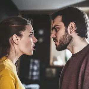 Mi madre me odiaba por parecerme a mi padre biológico, pero todo cambió cuando finalmente lo encontré — Historia del día