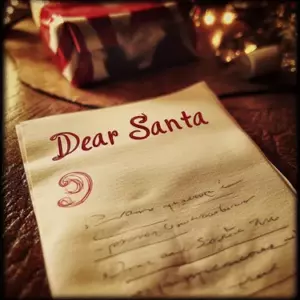 En su carta a Papá Noel, mi hija pidió “los mismos aretes en forma de corazón que papá le regaló a mi niñera” — Me puse pálida