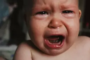 Mi marido me llamó perezosa por comprarme una aspiradora robot durante la baja por maternidad, así que le hice arrepentirse de cada palabra.