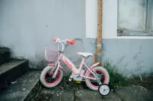 Mi suegra recuperó la bicicleta que le regaló a mi hija por su cumpleaños, por una razón ridícula.