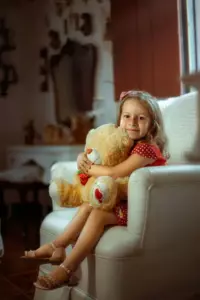 Mi hija empezó a caminar dormida, la seguí una noche y me sorprendió lo que vi. Historia del día.
