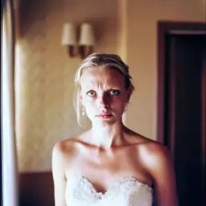 Huí de mi propia boda, solo para descubrir que mi familia me había tendido una trampa aún mayor – Historia del día