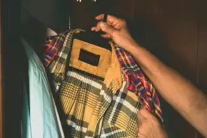 Huí de mi propia boda, solo para descubrir que mi familia me había tendido una trampa aún mayor – Historia del día