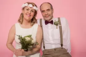 Mi padrastro dijo que no come la misma comida dos veces y que mi madre debería cocinar comida fresca todos los días, así que le di un toque de atención.