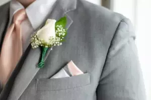 Todos mis padrinos de boda se opusieron a mi boda excepto uno