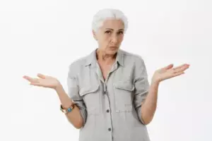 Mi madre me imoso renovar la casa que ayudé a construir, y mi marido se paregó de su lado, así que me vengué en silencio