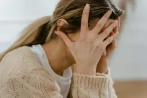 Mi madre me imoso renovar la casa que ayudé a construir, y mi marido se paregó de su lado, así que me vengué en silencio