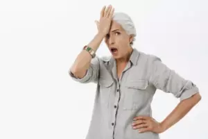Mi madre me imoso renovar la casa que ayudé a construir, y mi marido se paregó de su lado, así que me vengué en silencio