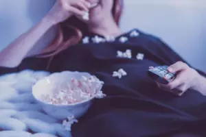 Mi SIL se comió la comida de mis hijos, vio Netflix todo el día y mintió sobre estar embarazada - Usé su mentira para echarla de mi casa
