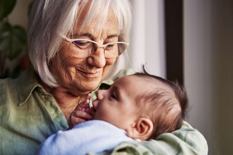 la abuela se agarraba al diario y dijo: “no quería que lo supieras”.