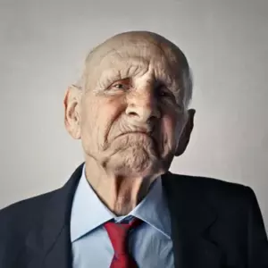 Pareja de ancianos se divorcia después de 53 años de matrimonio, un hombre posterior ve a su ex esposa saliendo en un café - Historia del día
