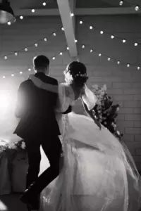 Su noche de bodas terminó entre gritos. Lo que sucedió después cambió sus vidas para siempre.